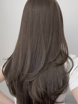 モーント(MOND) 暗めの艶髪レイヤー♪