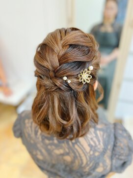 ウッドベル 東京駅前店(W’d BELL) ハーフアップ