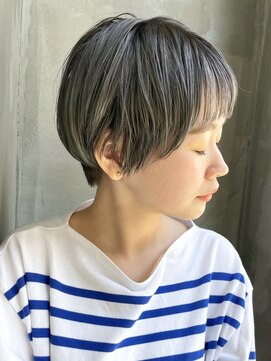 ローリー(Rowlly) ＃大人の丸みショート＃ハイトーンカラー＃グレージュ