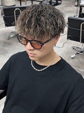 イーラ(era) ツイストスパイラルパーマメッシュマッシュ刈り上げツーブロック