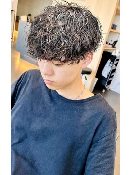 グラム(gram) ツイストパーマ/スパイラルパーマ/波巻きパーマ/短髪