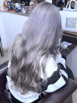 ブレイズヘアー(BLAZEhair) 【モノトーンデザイン】ホワイトグレージュ×ブリーチ２回