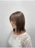 切りっぱなしボブ×オリーブグレージュ