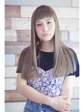ソラ(sora) オン眉　艶髪ロング