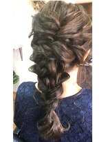 ビースタイル(Be STYLE)&nbsp;ユルフワ編みおろしアレンジヘア