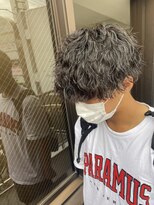 アイズ 海老名(AIZU)&nbsp;ツイストスパイラルパーマ波巻きスパイラルパーマメンズマッシュ