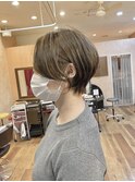 耳掛け丸みショート