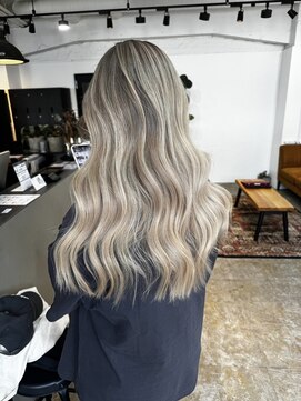 メリー オオサカ(Merly Osaka) これが海外スタイル!ホワイトバレイヤージュ_white beige_