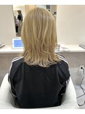 ブロンド×ウルフカット