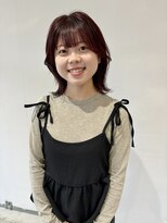 イル(ill)&nbsp;ブリーチ無し チェリーレッド 大須 ミディアム 顔周りカット