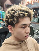 フォーコーナーズカットショップスリーセント 栄(FourCornersCutShop 3/cent)&nbsp;仏陀アフロ/仏陀パーマ/ブッダパーマ/ブリーチ