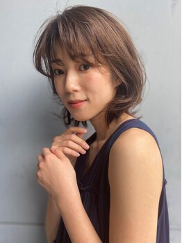 ヘア アイビー キチジョウジ(HAIR I Be, KICHIJOJI)の写真/白髪も活かしながら透明感のあるカラーで艶のある美髪を実現。オーガニックの白髪染めヴィラロドラも。