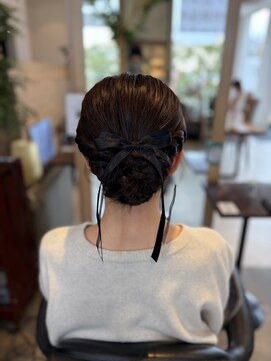 サロンドポプリ 志都美(salon de poupuri) 【入卒式用ヘアーセットアレンジ】シニヨンヘアーリボンアレンジ