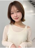 外ハネボブ 顔周りレイヤー 韓国ヘア ベージュカラー 20代