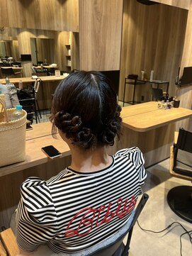 ソルビア ヘアセット(solvia) ねじりツインアップ