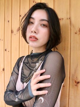 ブゾン(buZon) 【buZonブゾン】大人美人ショートボブ×センターパート