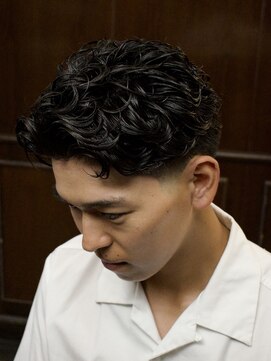 ザバーバー 渋谷(THE BARBER) 短髪フェード+フェザーパーマ