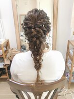 ロカット サロン(Roquat Salon)&nbsp;編みおろしふんわりアレンジ【ヘアアレンジ　立川/立川南/袴】