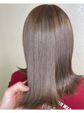 ヘアーアンドメイク ドレス(DRESS) りんご幹細胞トリートメントでウルツヤヘア