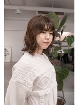 シカ(sica)&nbsp;顔まわりにデザインを。パーマスタイル。