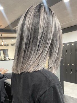 ツキ 横浜店(tuki) イヤリングカラーハイライトインナーカラーバレイヤージュ