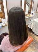 オリーブベージュ
