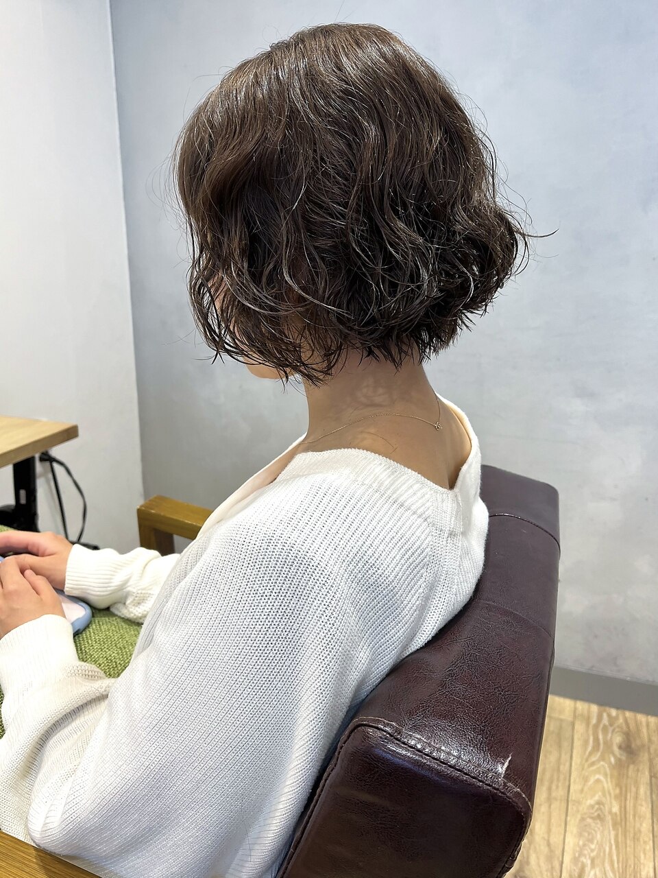 吉田江梨】ショートボブパーマアッシュオリーブグレージュ