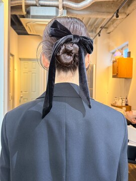 タイトシニヨン/お呼ばれヘア/カチモリ/大人っぽヘアアレンジ