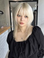 イル(iLe.) ブリーチ/クラゲヘアー/小顔/レイヤーカット/オリーブグレー