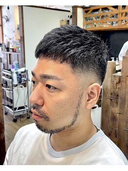 カットアンドリラクゼーション アイリーの写真/歴15年以上の高技術×マンツーマンで創る理想の似合わせ！ひげ・眉も整え、360度キマる男のスタイルへ