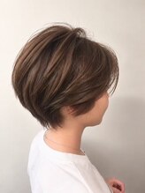 年齢とともに変化する髪のお悩みに寄り添う。テーマ：エイジング毛への対応