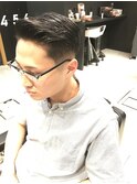 かき上げサイドパートショートテクノワイルドツーブロック