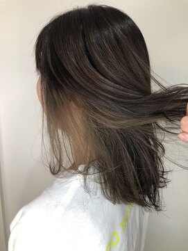 ヘア ヴァーゴ(Hair vago) グレージュでインナーカラー