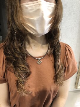 ランプシーヘアー(Lampsi hair) メリハリを出したレイヤースタイル。顔まわりがポイント☆