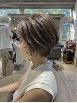 ティエル(TieLu) くびれショート×パールグレージュ