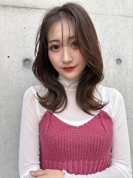 フィガロ ウメダ(FIGARO UMEDA) ナチュラルグレージュ×ミディアムレイヤーカット