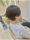 スモーキーベージュ×大人美人ショート