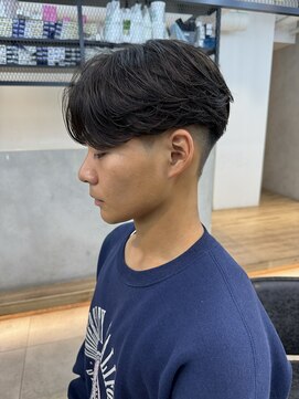 ゼスト リル 新宿(ZEST lill) ニュアンスパーマ センターパート 新宿 新宿東口