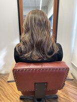 ウニレ バイ センス(unire by sense)&nbsp;【ハイライト】コントラストの効いたハイライトカラーが人気