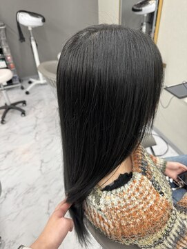 リノ 金山(Rino) デザインカラー/レイヤーカット/ウェットヘア/オリーブベージュ