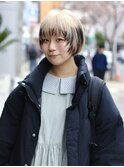 ホワイトベージュ+ブラック+レイヤーショート