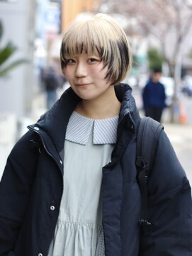 シーズ 栄(sea's) ホワイトベージュ+ブラック+レイヤーショート