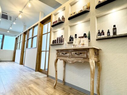 ARiA east byECLART新宿東口店 髪質改善 個室サロン【アリアイーストバイエクラート】の写真