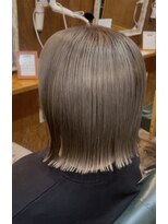 ヘアーサロン アトリエ(Hair salon ATORIE)&nbsp;ミディアムタッセルボブミルクティーベージュ