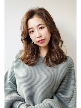 ノーヴェ(Nove) シークレットハイライトで艶レイヤーで上品なアッシュベージュに