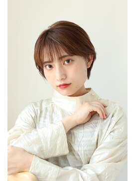エクリ 麻布十番(equri) ミントアッシュが可愛い大人小顔ショート