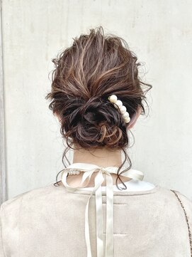 エイミーバイアフロート(amie  by afloat) ◇ パールでまとめた☆大人のまとめ髪