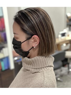 アヴァンス 京橋店(AVANCE) 切りっぱなしボブとエアータッチバレイヤージュで3Dボブ