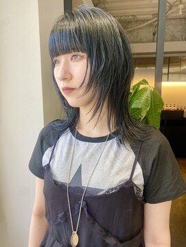 ノブレス ノアール(NOBLESSE NOIR) ミディアムウルフ/ぱっつん前髪