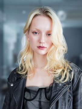 シオン(shion) ブリーチロングホワイトベージュ韓国ヘア顔周りレイヤー_F0551